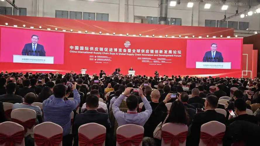全球产业链供应链共迎发展新图景，第二届链博会在京开幕