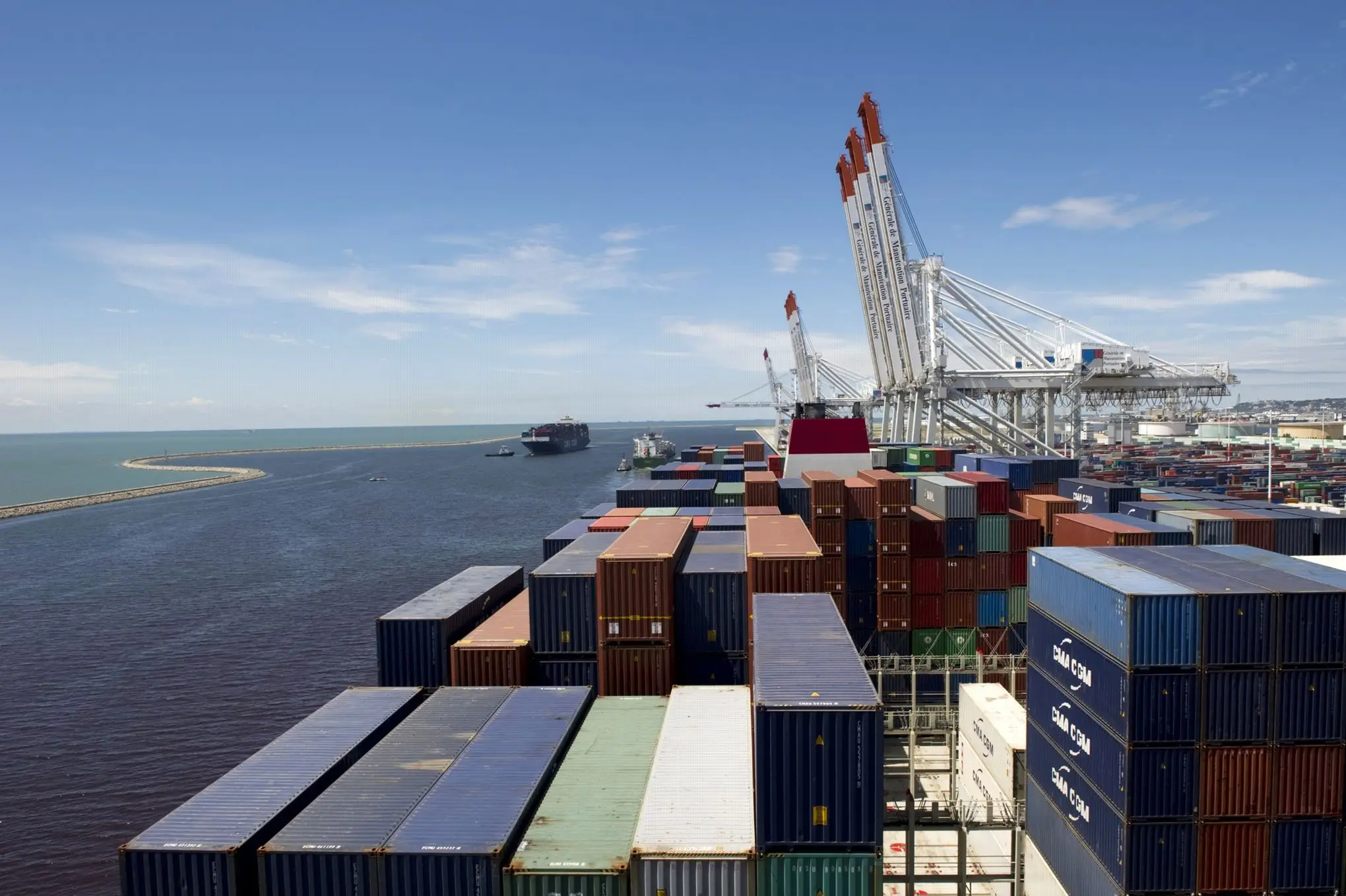 中国联合网络通信集团申请供应链图模型构建专利，能够使得构建的供应链图模型可以表达供应链中各节点之间的复杂关系