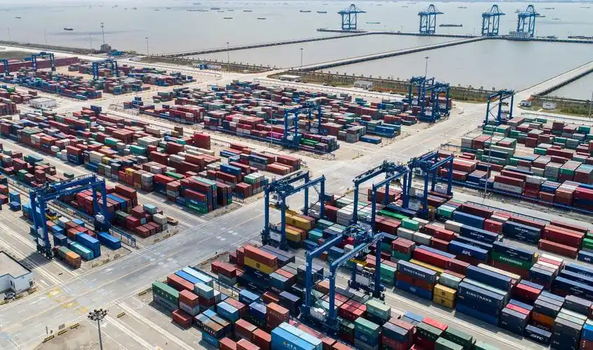 新易盛：公司已通过泰国工厂持续扩产运营、全球化供应链布局等措施积极应对潜在贸易风险