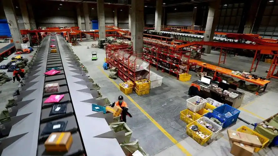 佛山市速顺达取得防撞式货运包装箱专利，提升防撞性能